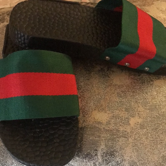 Super cute GG styles slides size 7 excellent condition never worn - Picture 2 of 4